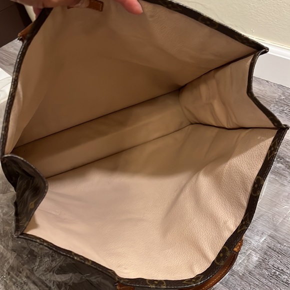 SOLD-SOLD —LV Sac Plat large - Picture 9 of 9